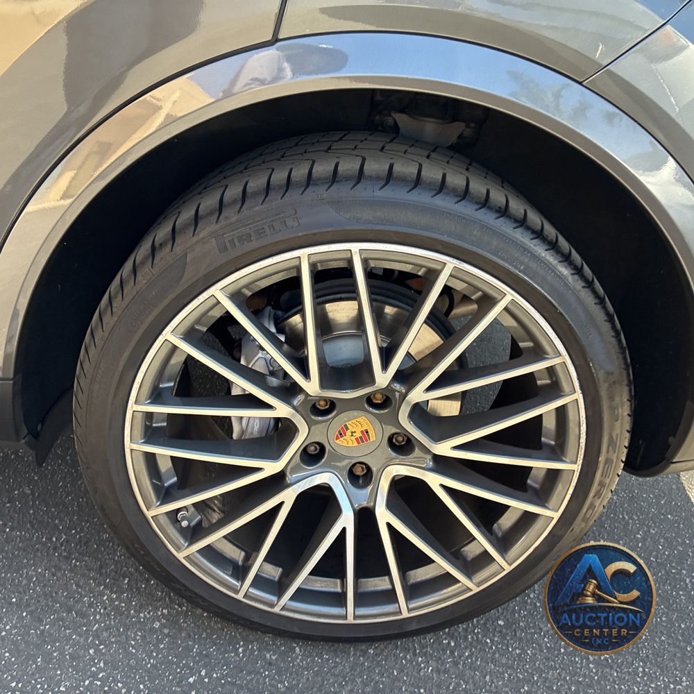 2022 Porsche Cayenne Base