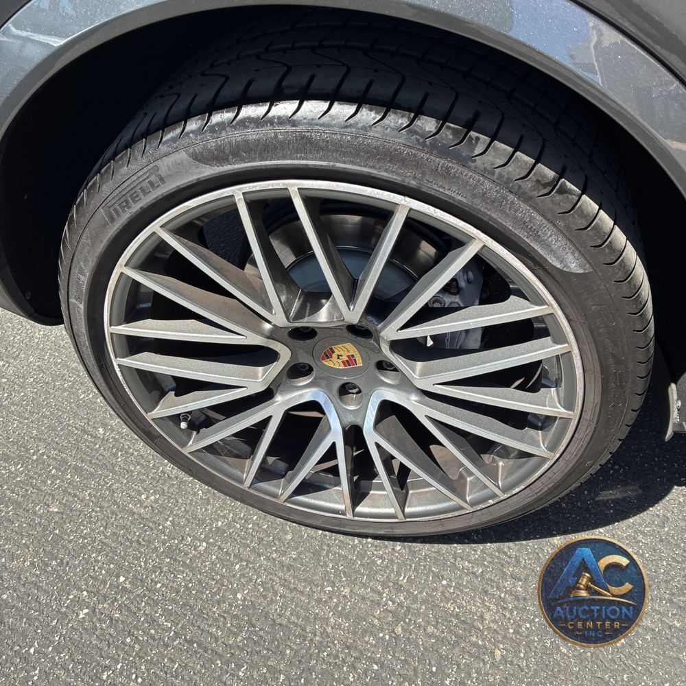 2022 Porsche Cayenne Base