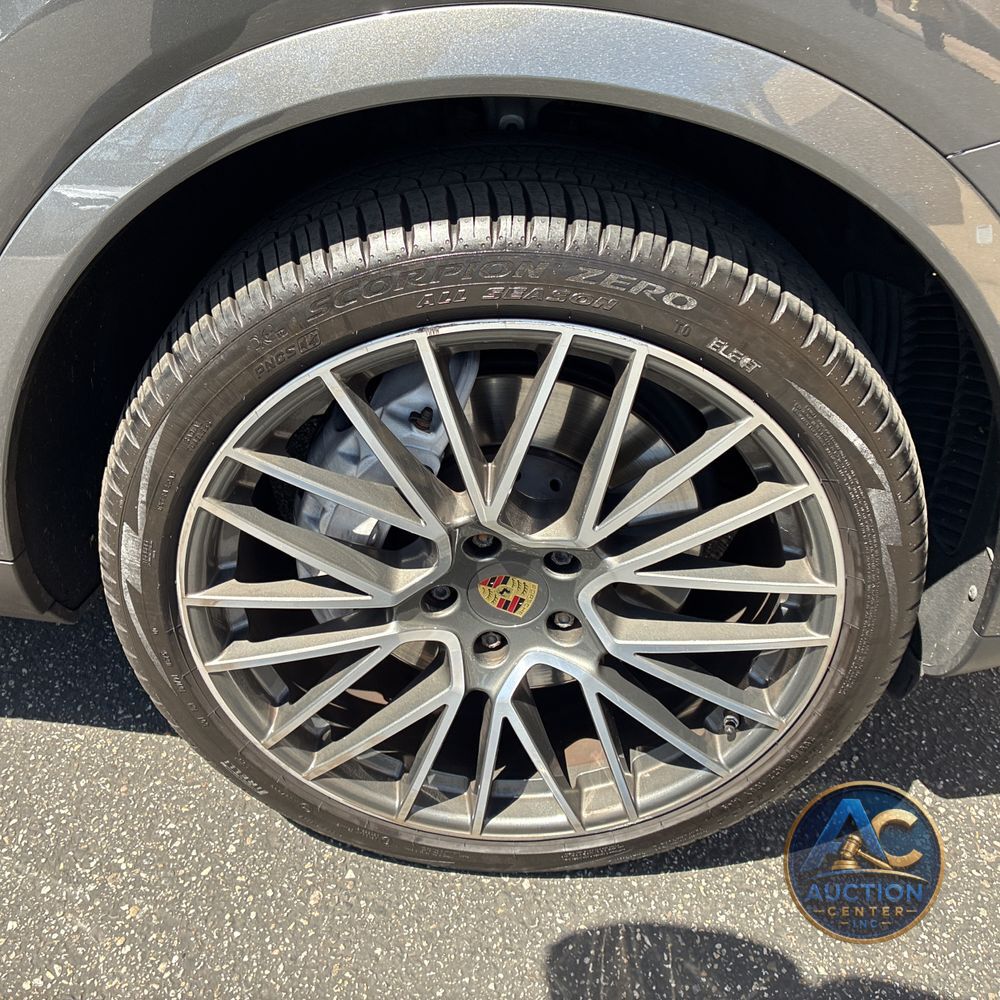 2022 Porsche Cayenne Base