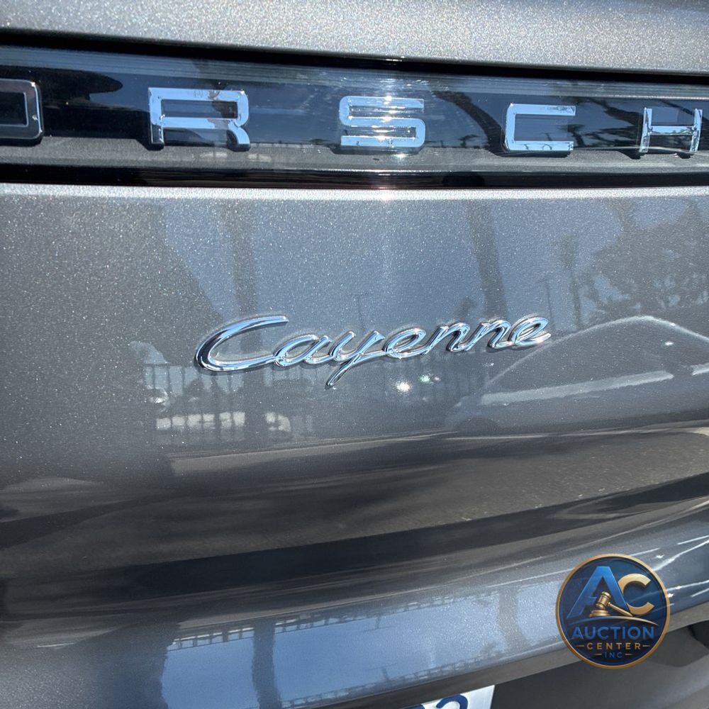 2022 Porsche Cayenne Base