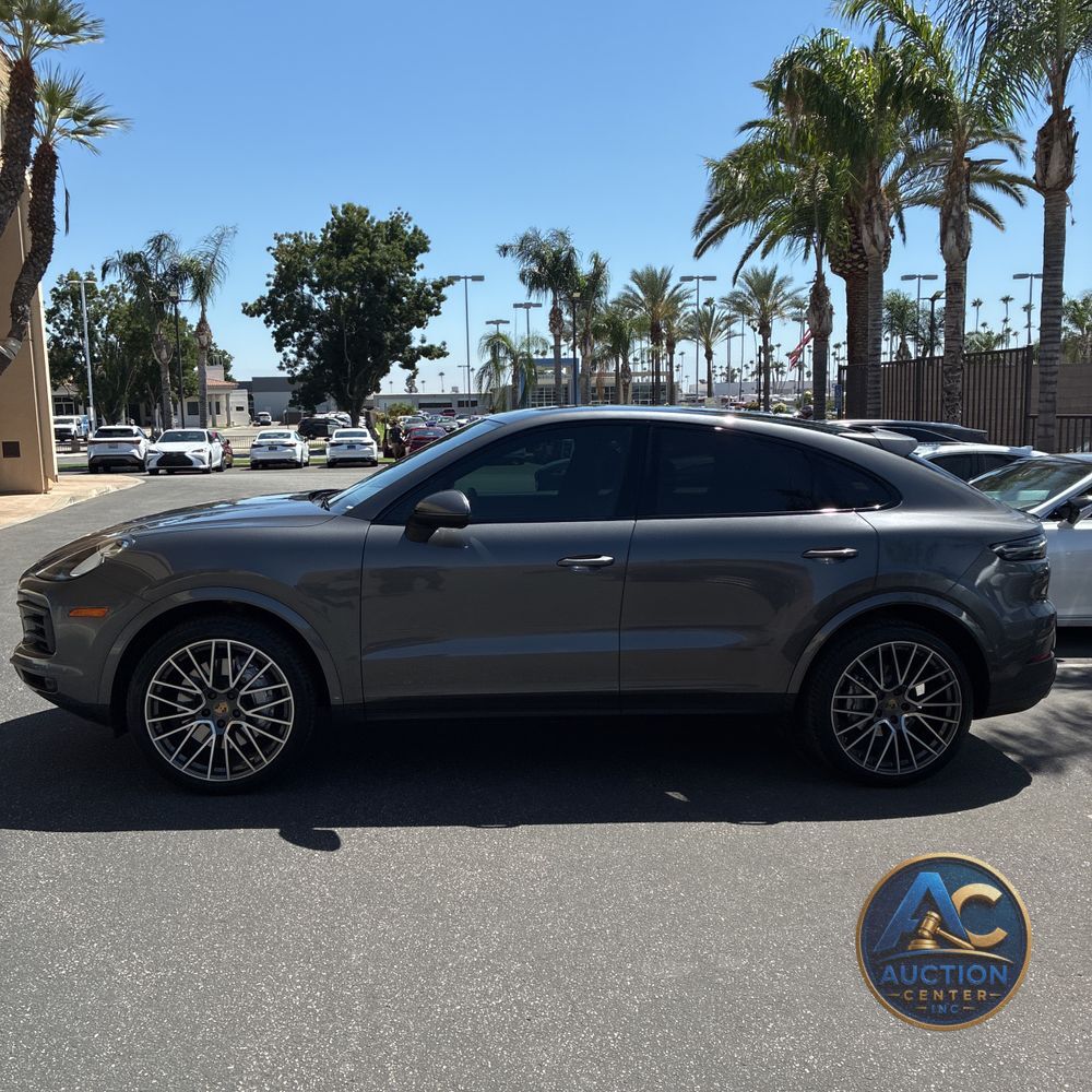 2022 Porsche Cayenne Base