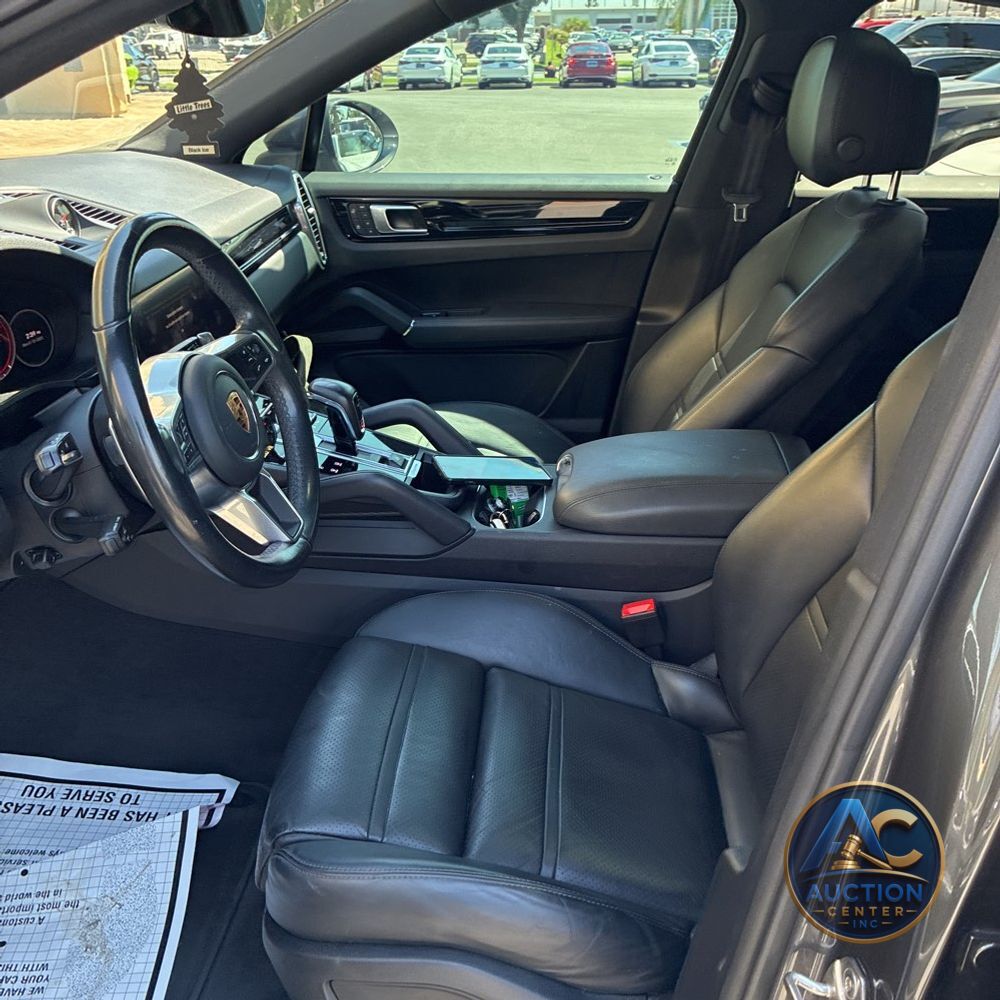 2022 Porsche Cayenne Base