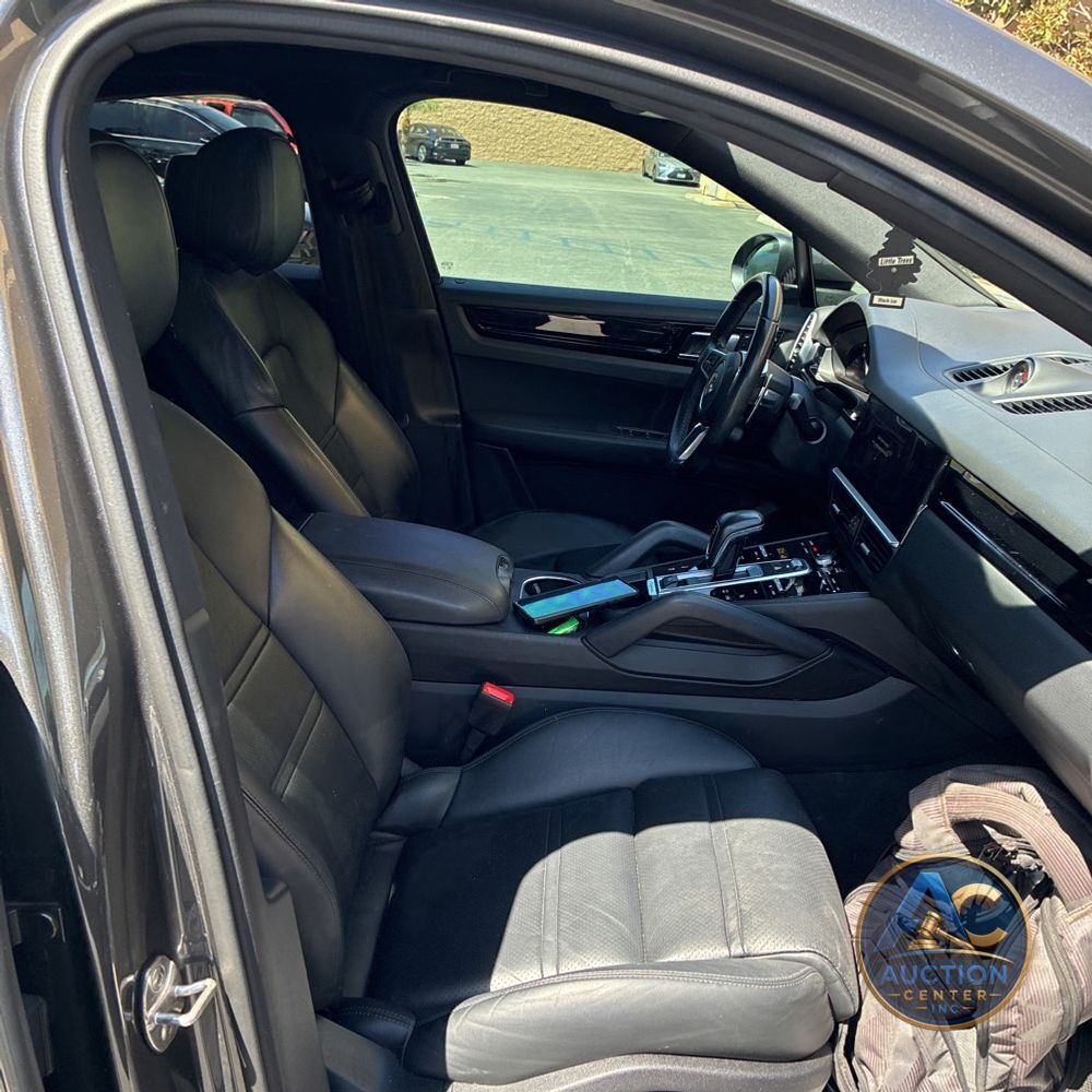 2022 Porsche Cayenne Base