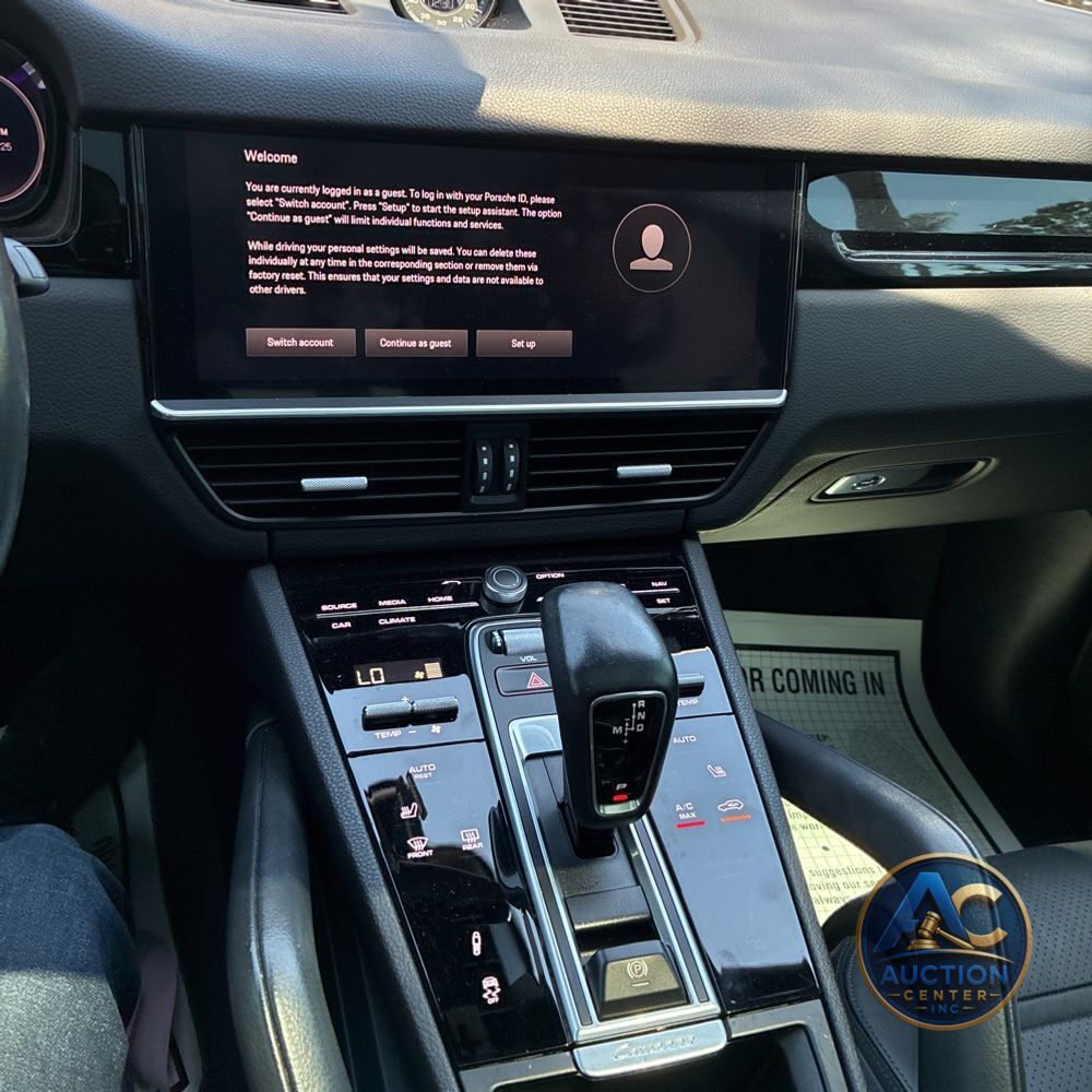 2022 Porsche Cayenne Base