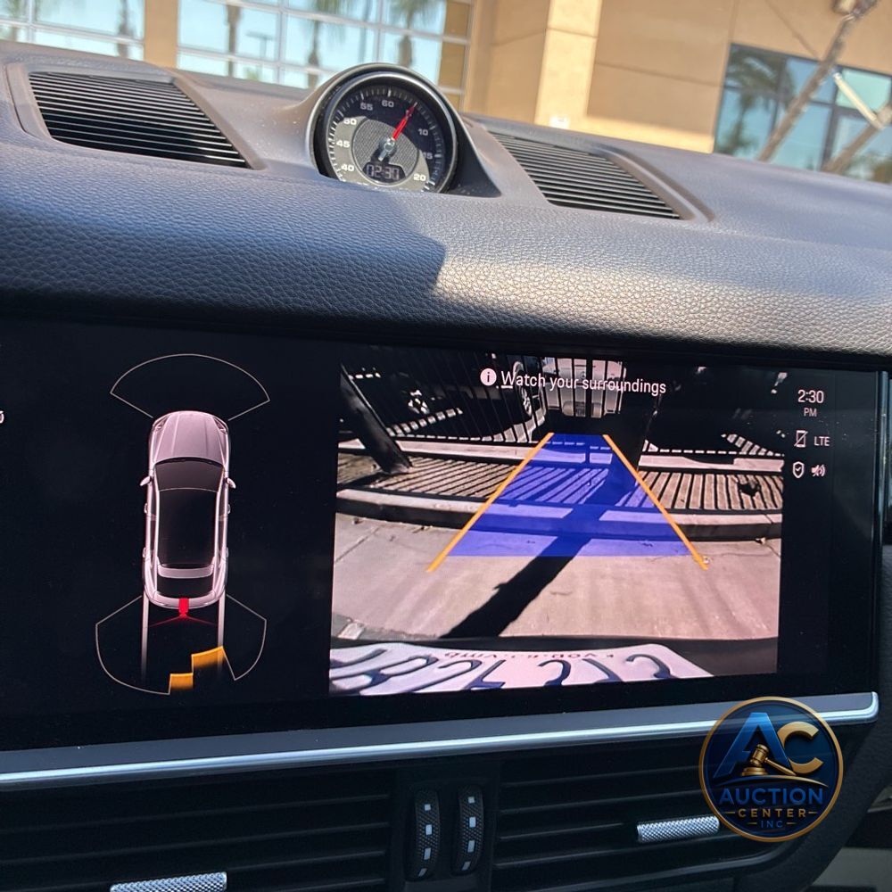 2022 Porsche Cayenne Base