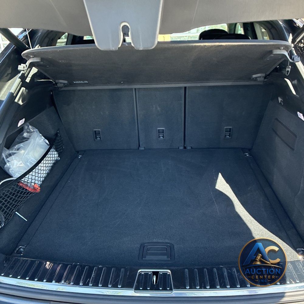 2022 Porsche Cayenne Base