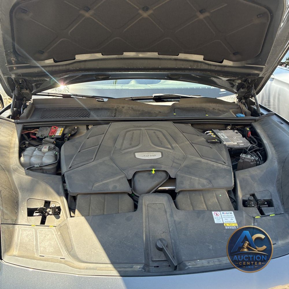 2022 Porsche Cayenne Base