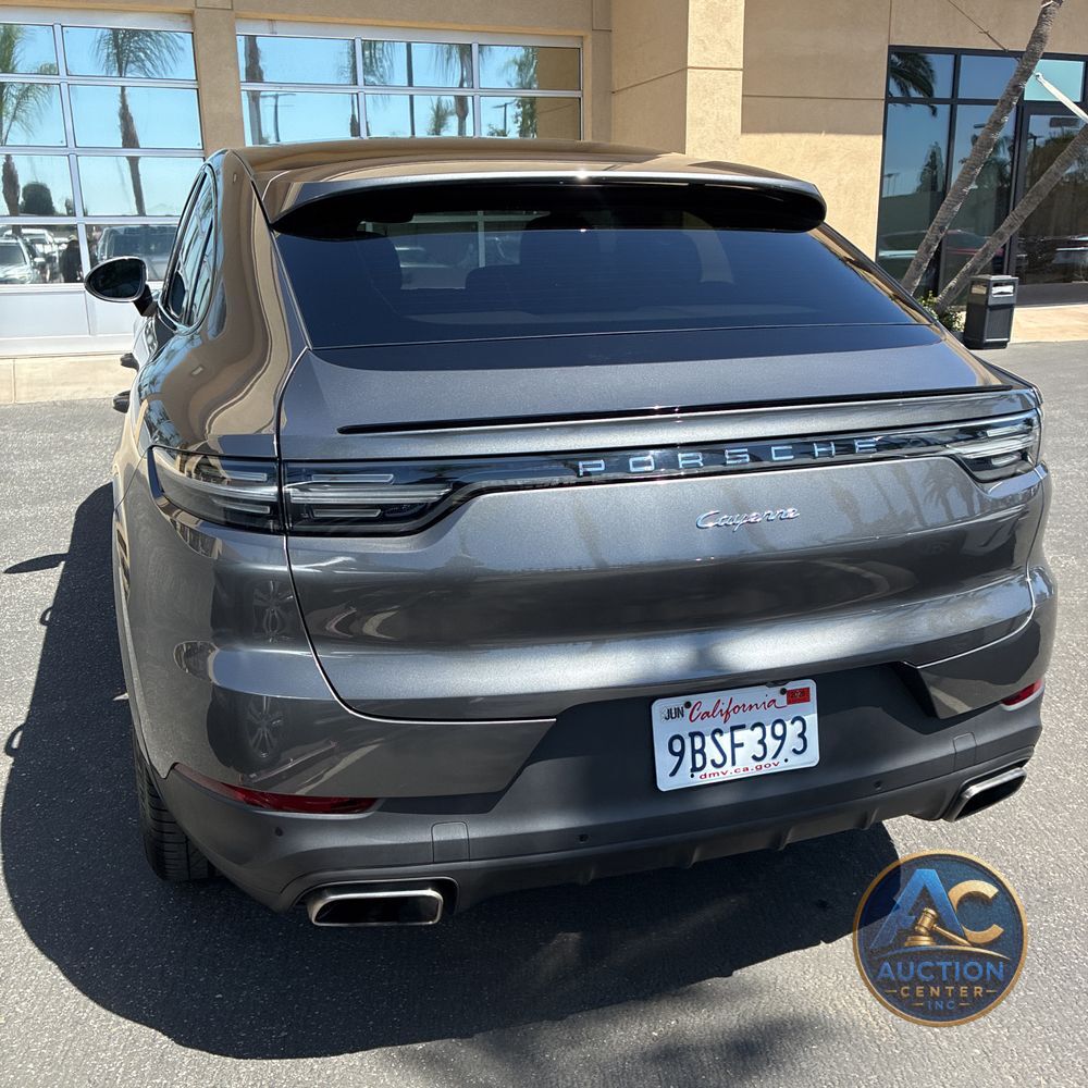 2022 Porsche Cayenne Base