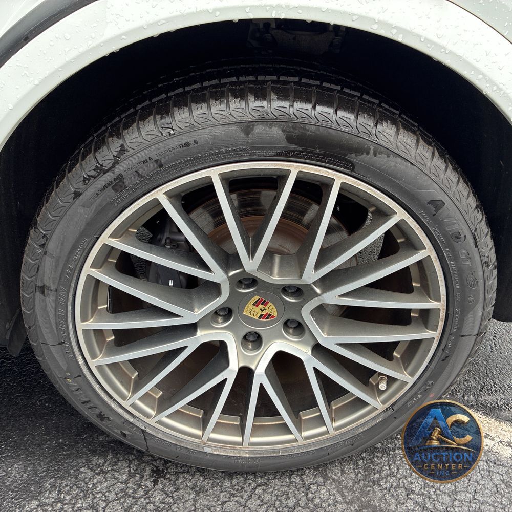 2022 Porsche Cayenne E-Hybrid Coupe Platinum Edition