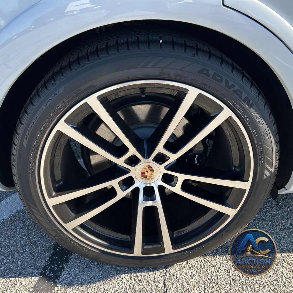 2025 Porsche Cayenne GTS