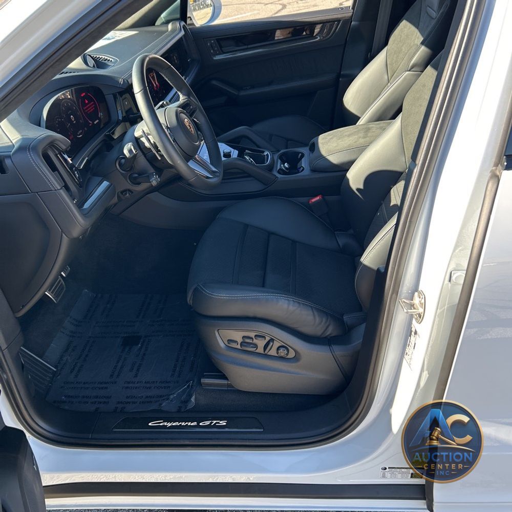 2025 Porsche Cayenne GTS