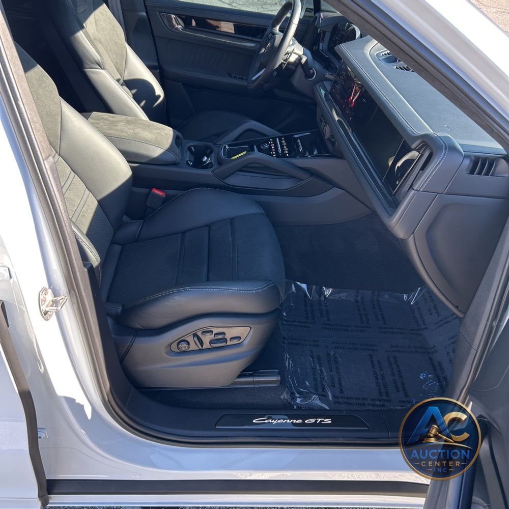 2025 Porsche Cayenne GTS