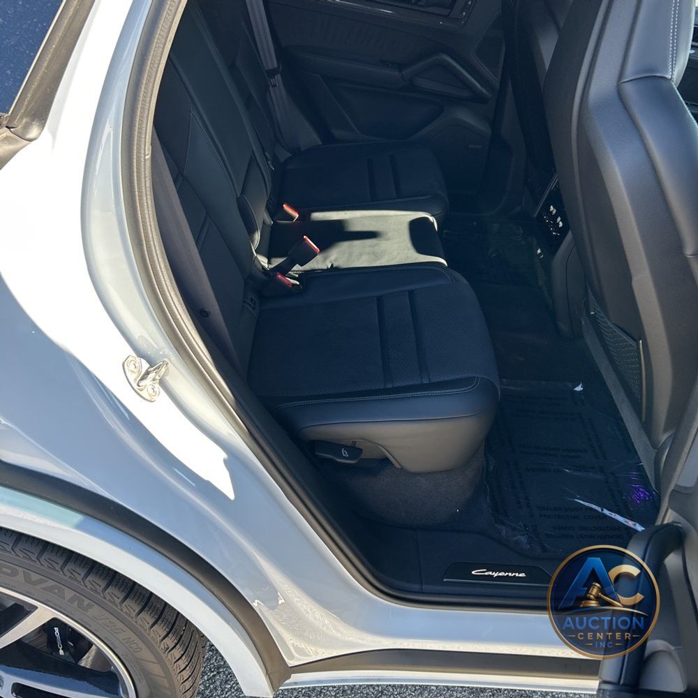 2025 Porsche Cayenne GTS