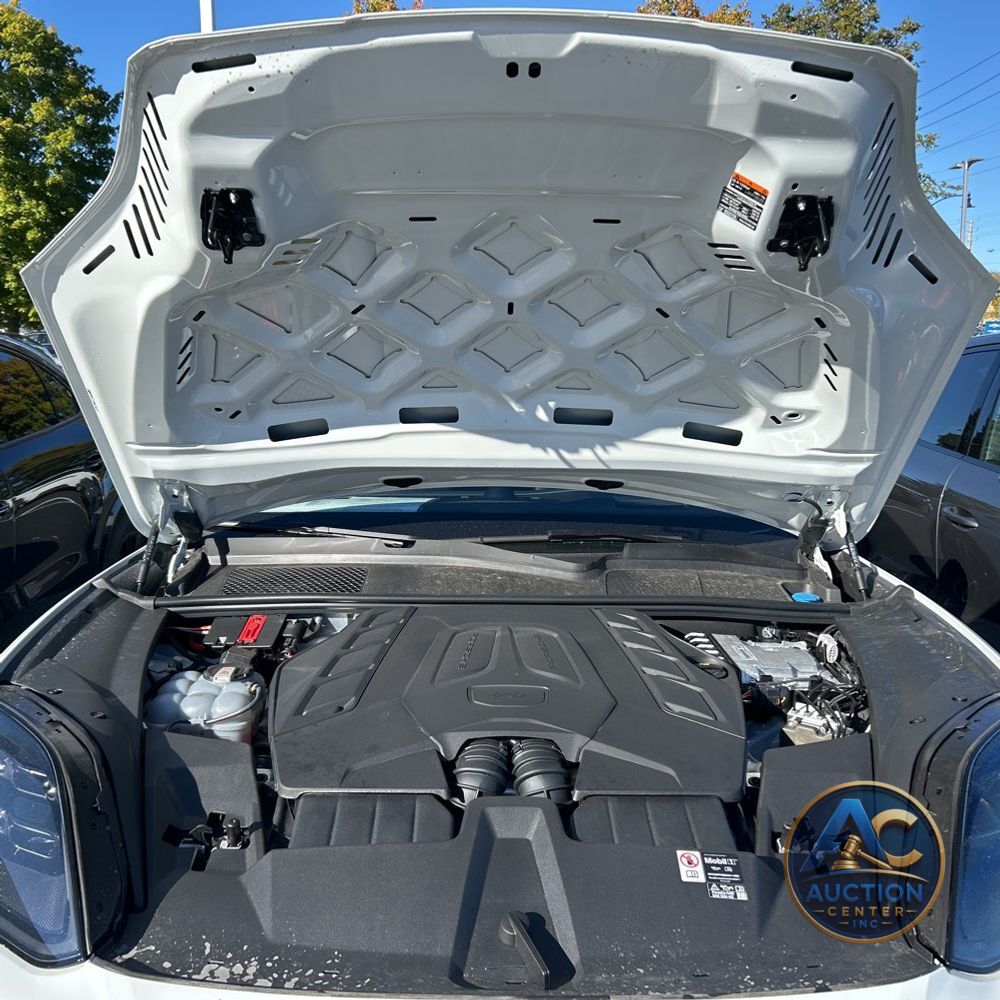 2025 Porsche Cayenne GTS