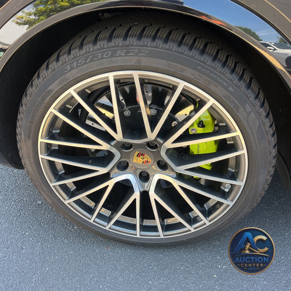 2022 Porsche Cayenne Turbo S E-Hybrid Coupe