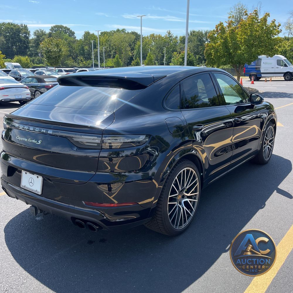 2022 Porsche Cayenne Turbo S E-Hybrid Coupe