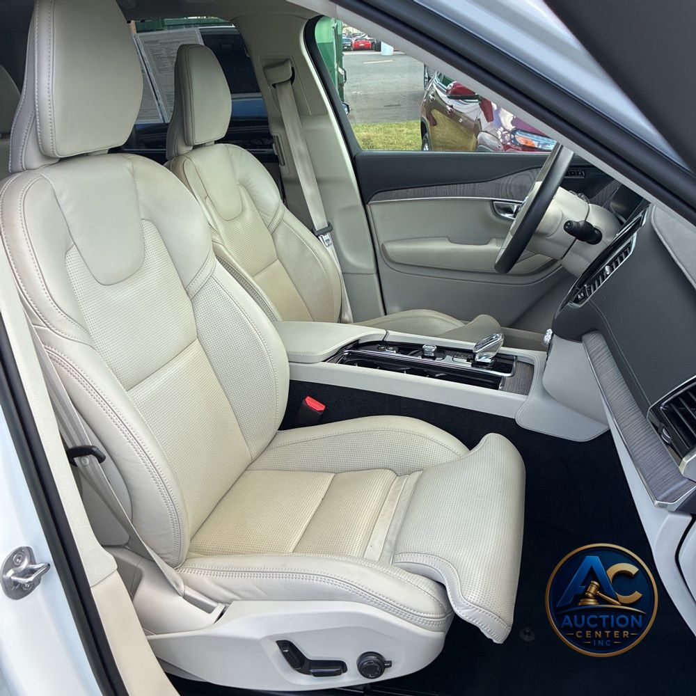 2023 Volvo XC90 B6 - Ultimate