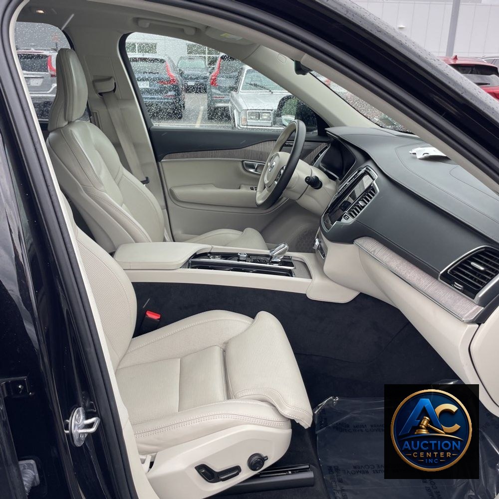 2024 Volvo XC90 B6 - Ultimate