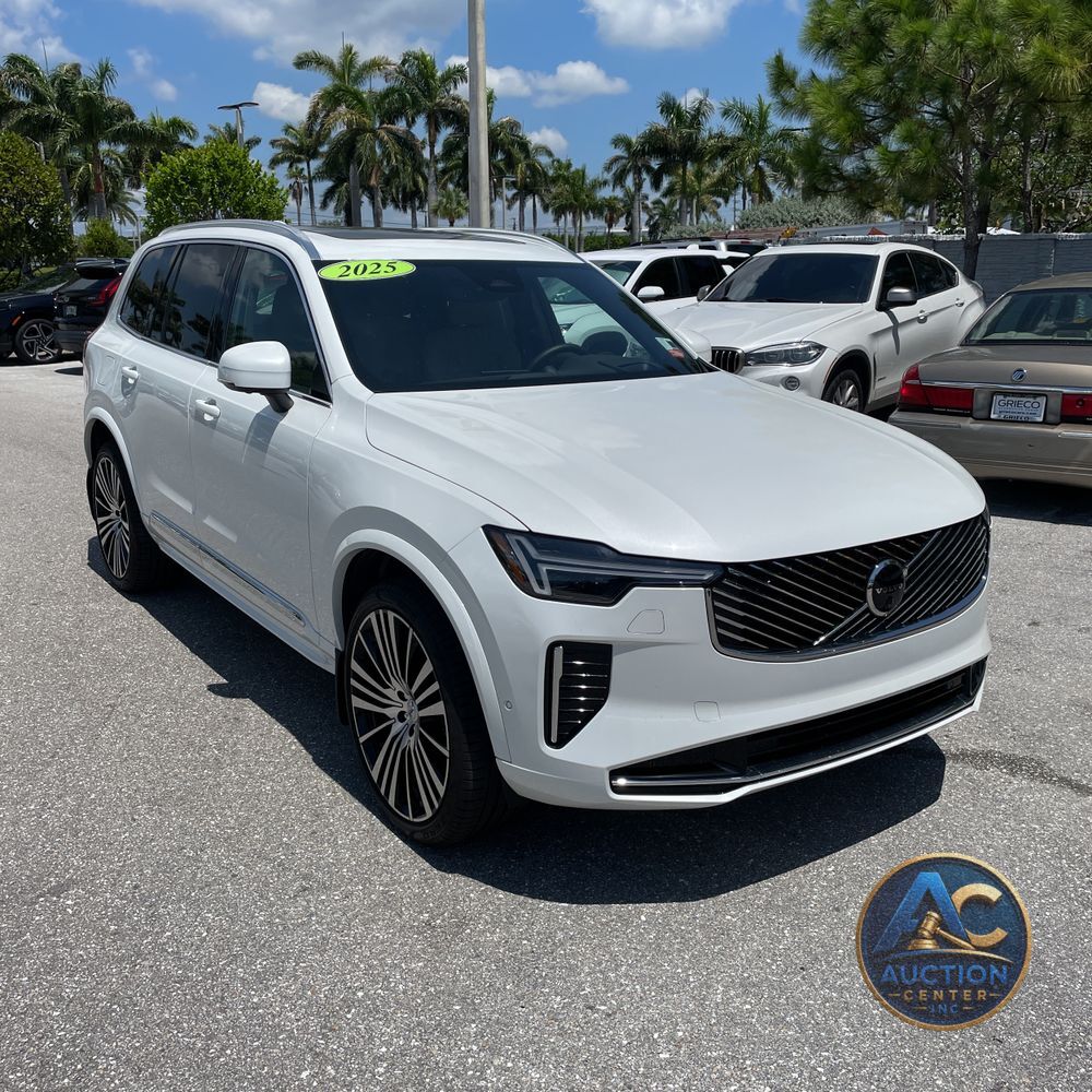 2025 Volvo XC90 B6 - Ultra