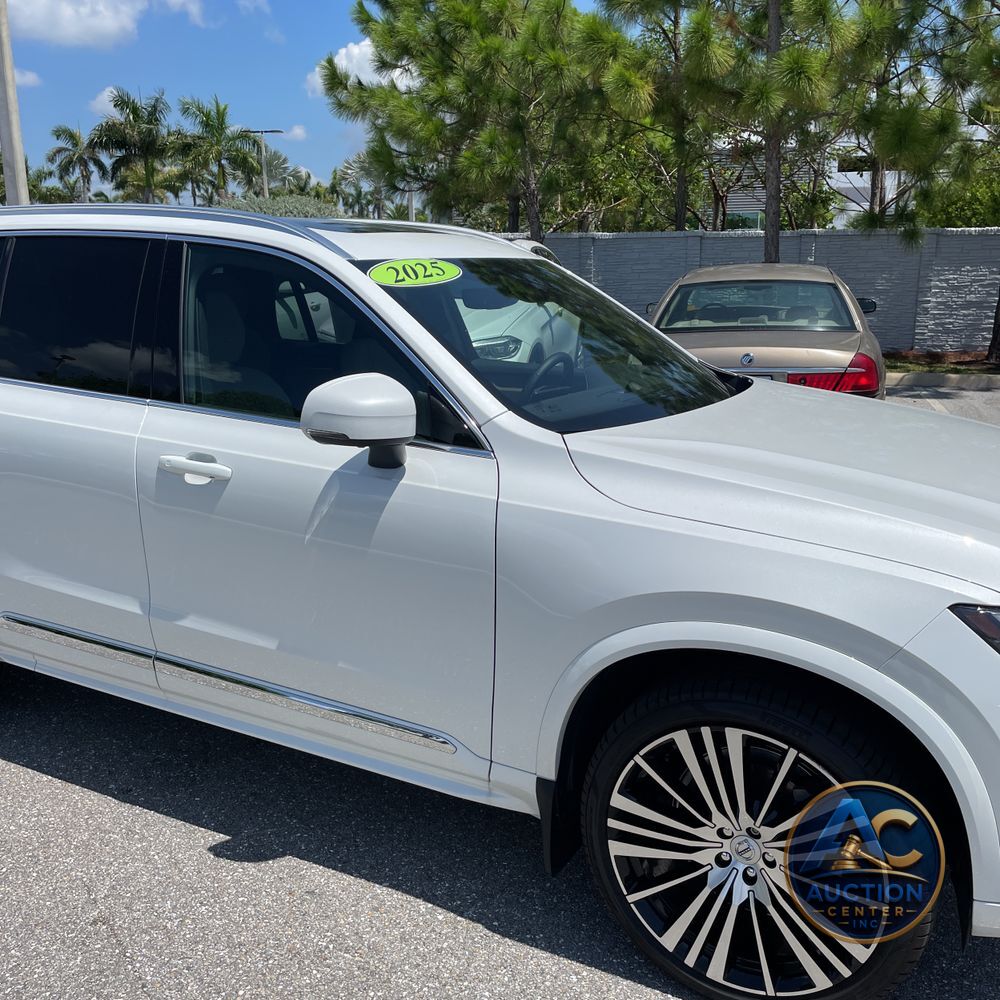 2025 Volvo XC90 B6 - Ultra