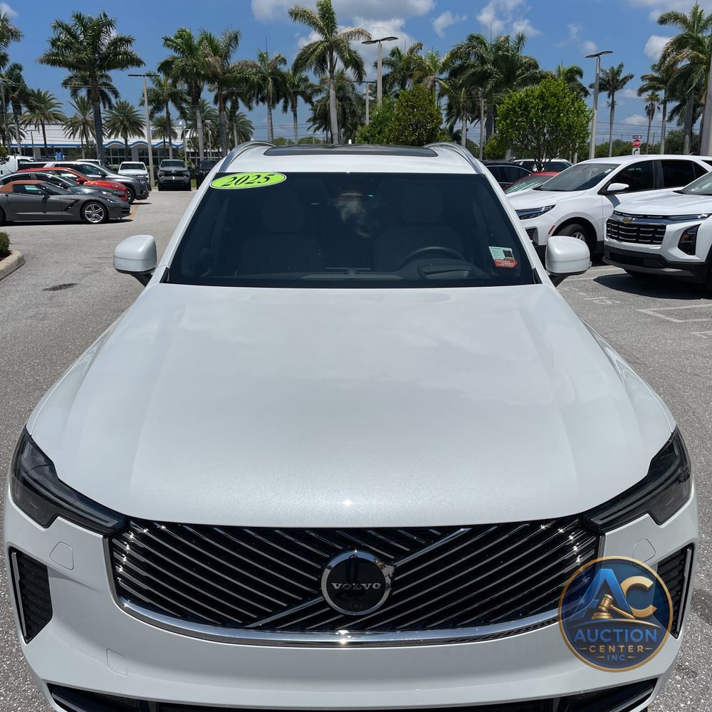 2025 Volvo XC90 B6 - Ultra
