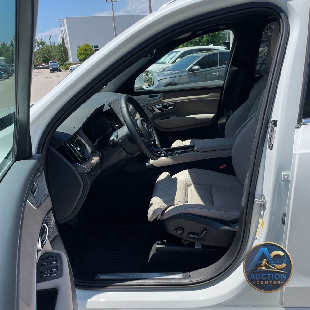 2025 Volvo XC90 B6 - Ultra