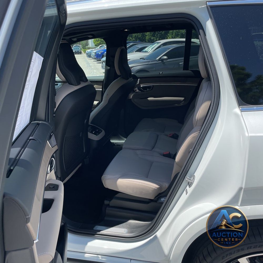 2025 Volvo XC90 B6 - Ultra