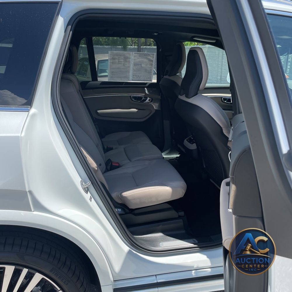 2025 Volvo XC90 B6 - Ultra