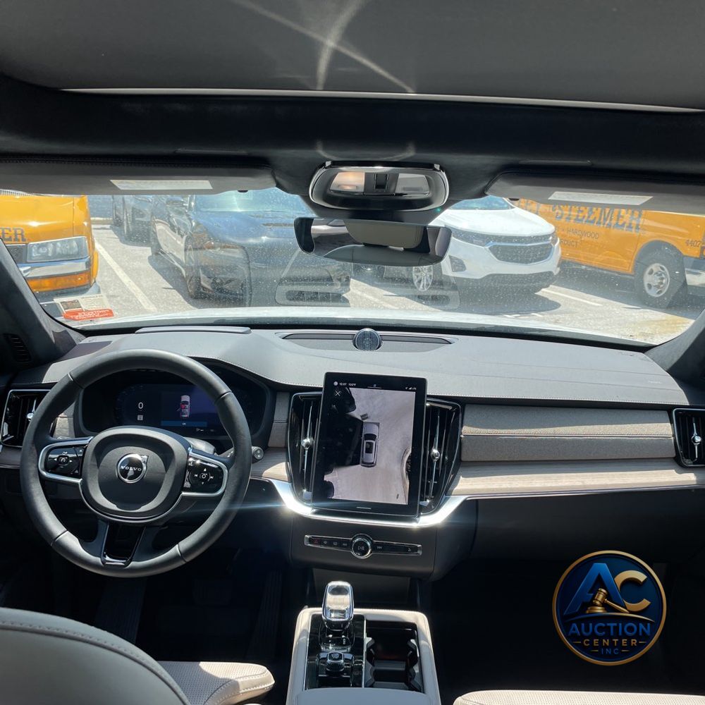 2025 Volvo XC90 B6 - Ultra