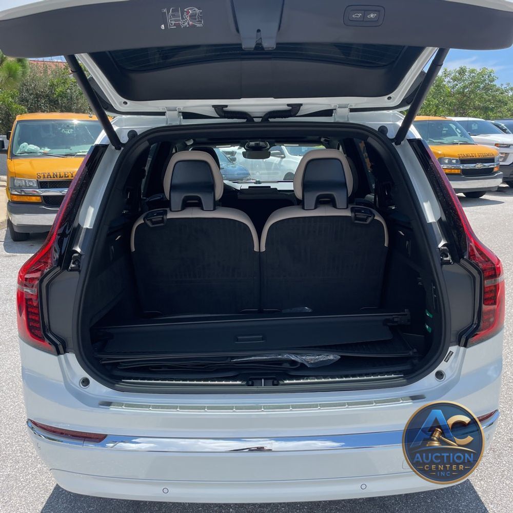 2025 Volvo XC90 B6 - Ultra