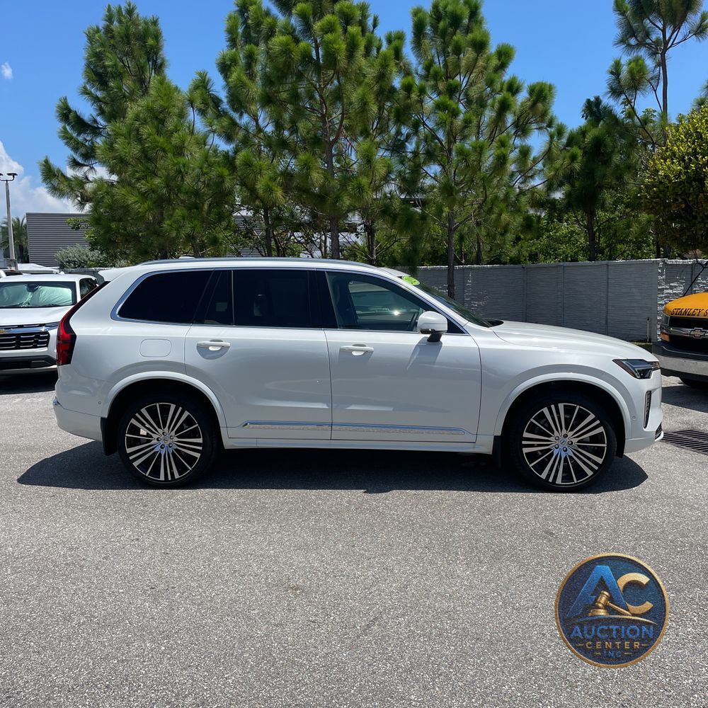 2025 Volvo XC90 B6 - Ultra