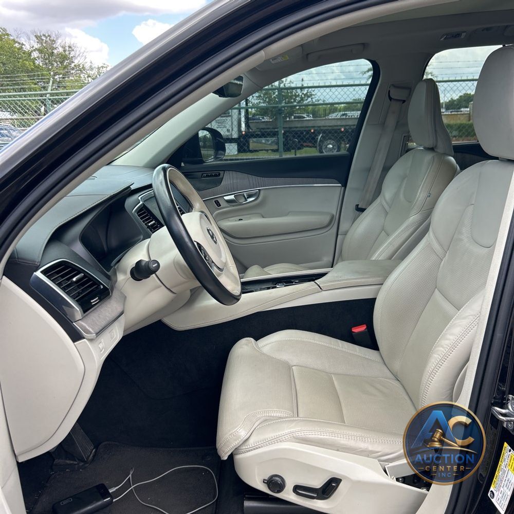 2021 Volvo XC90 T6 Inscription 7 Passenger