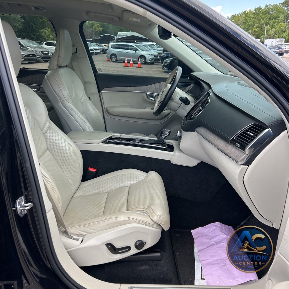2021 Volvo XC90 T6 Inscription 7 Passenger