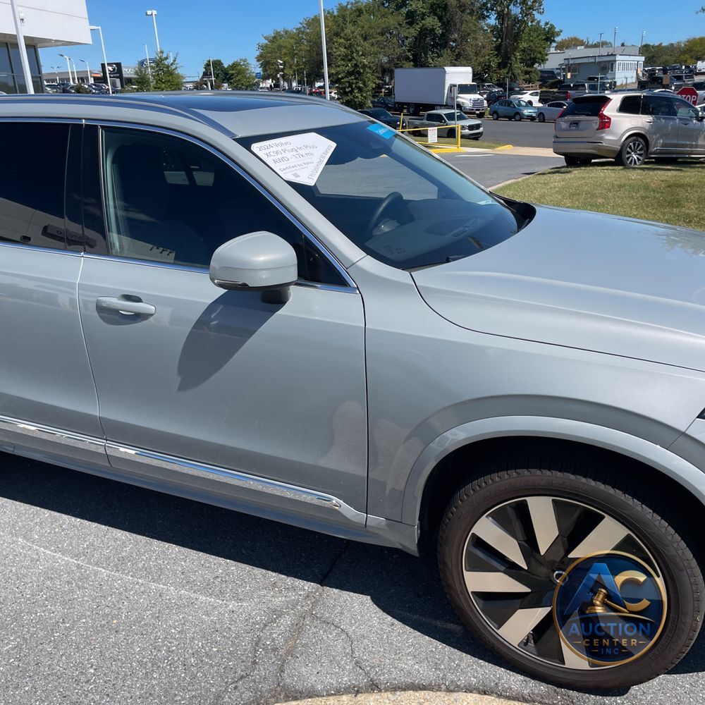 2024 Volvo XC90 T8 - Plus PHEV
