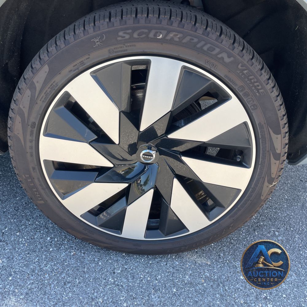 2024 Volvo XC90 T8 - Plus PHEV