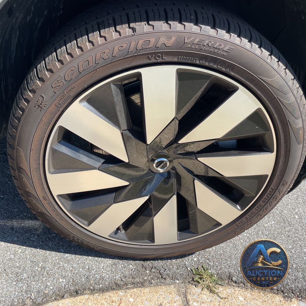 2024 Volvo XC90 T8 - Plus PHEV