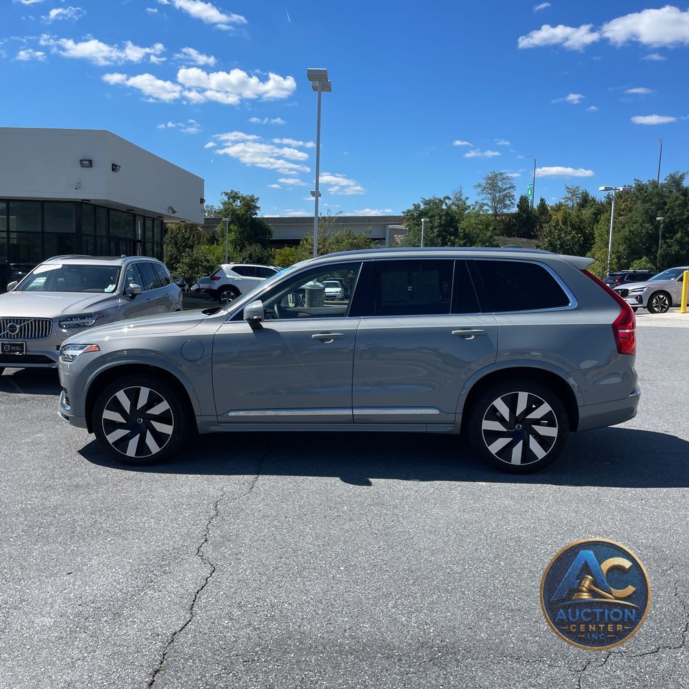 2024 Volvo XC90 T8 - Plus PHEV