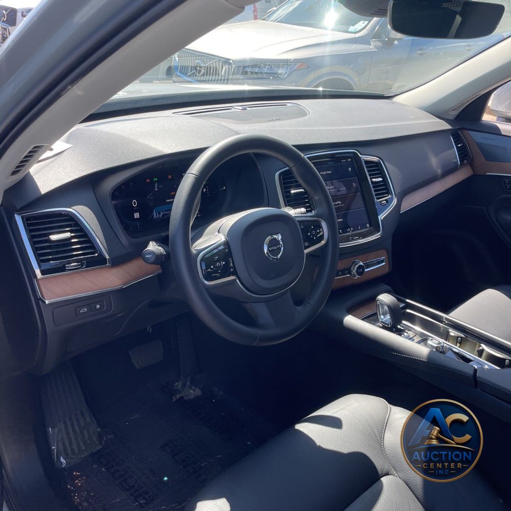 2024 Volvo XC90 T8 - Plus PHEV