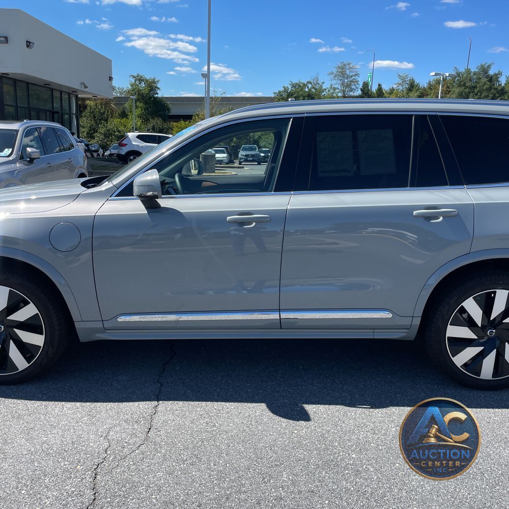 2024 Volvo XC90 T8 - Plus PHEV