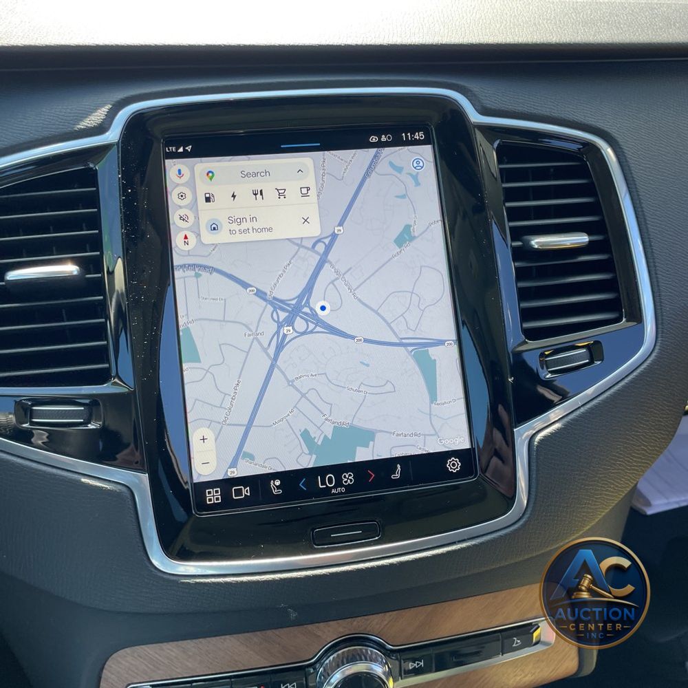 2024 Volvo XC90 T8 - Plus PHEV