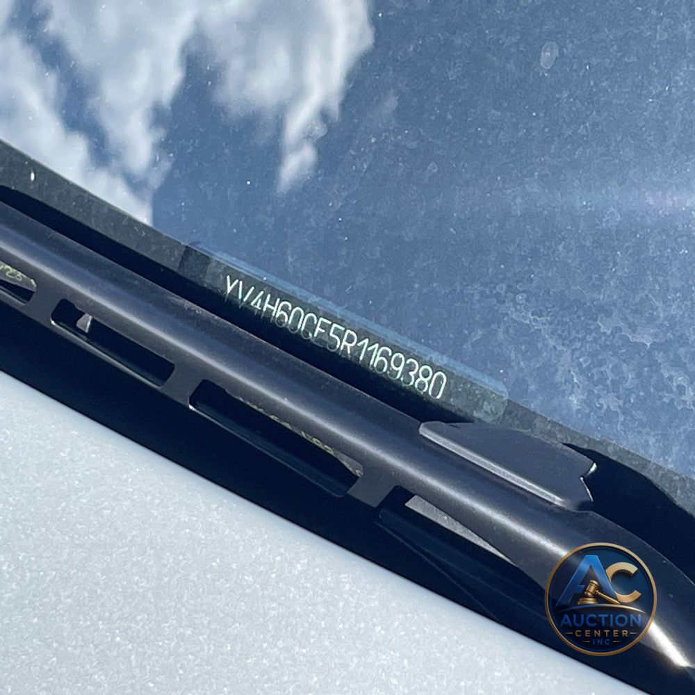 2024 Volvo XC90 T8 - Plus PHEV