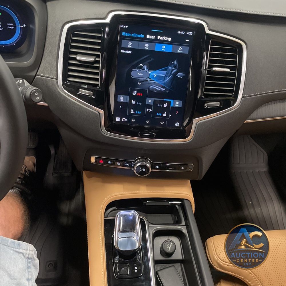 2024 Volvo XC90 T8 - Ultimate PHEV