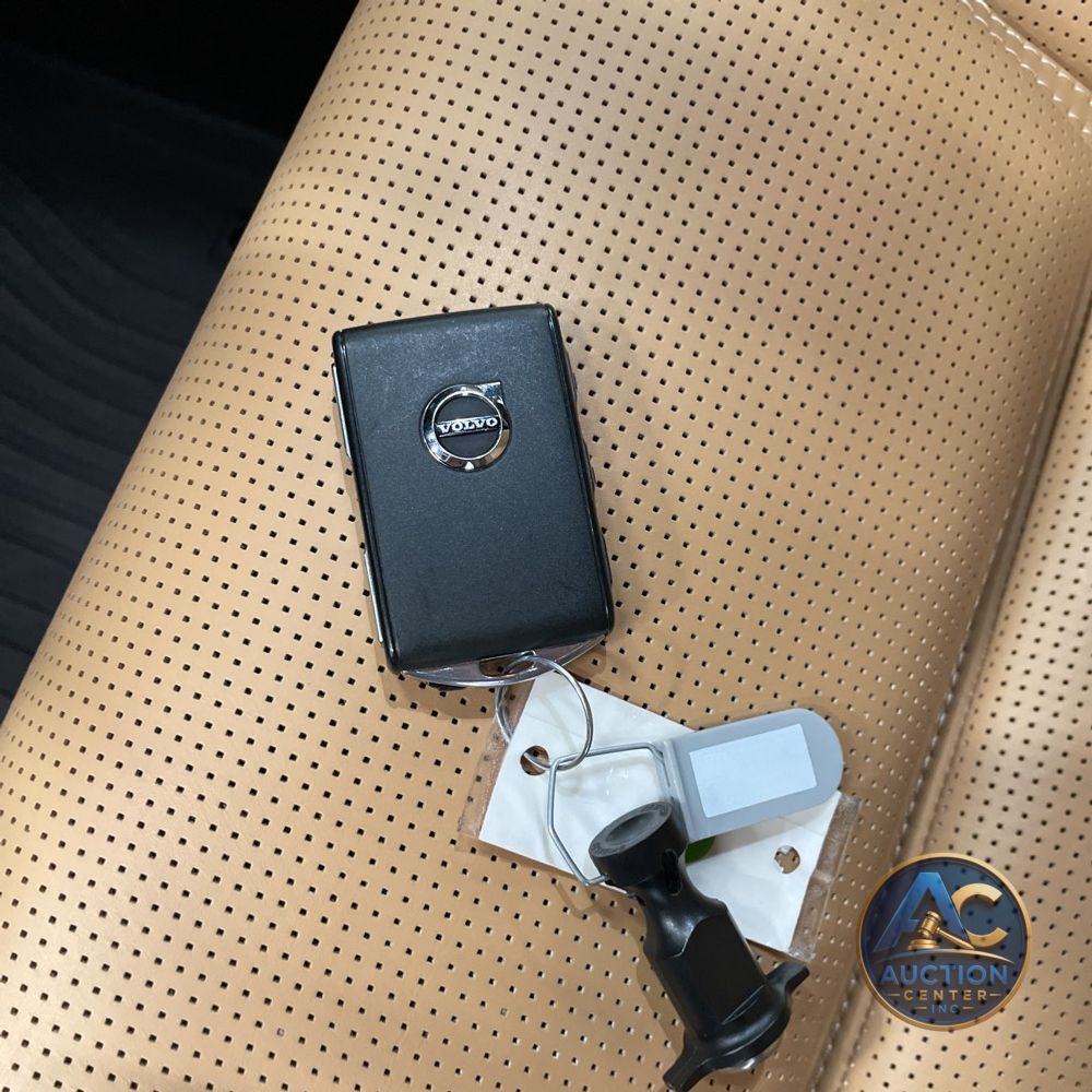 2024 Volvo XC90 T8 - Ultimate PHEV