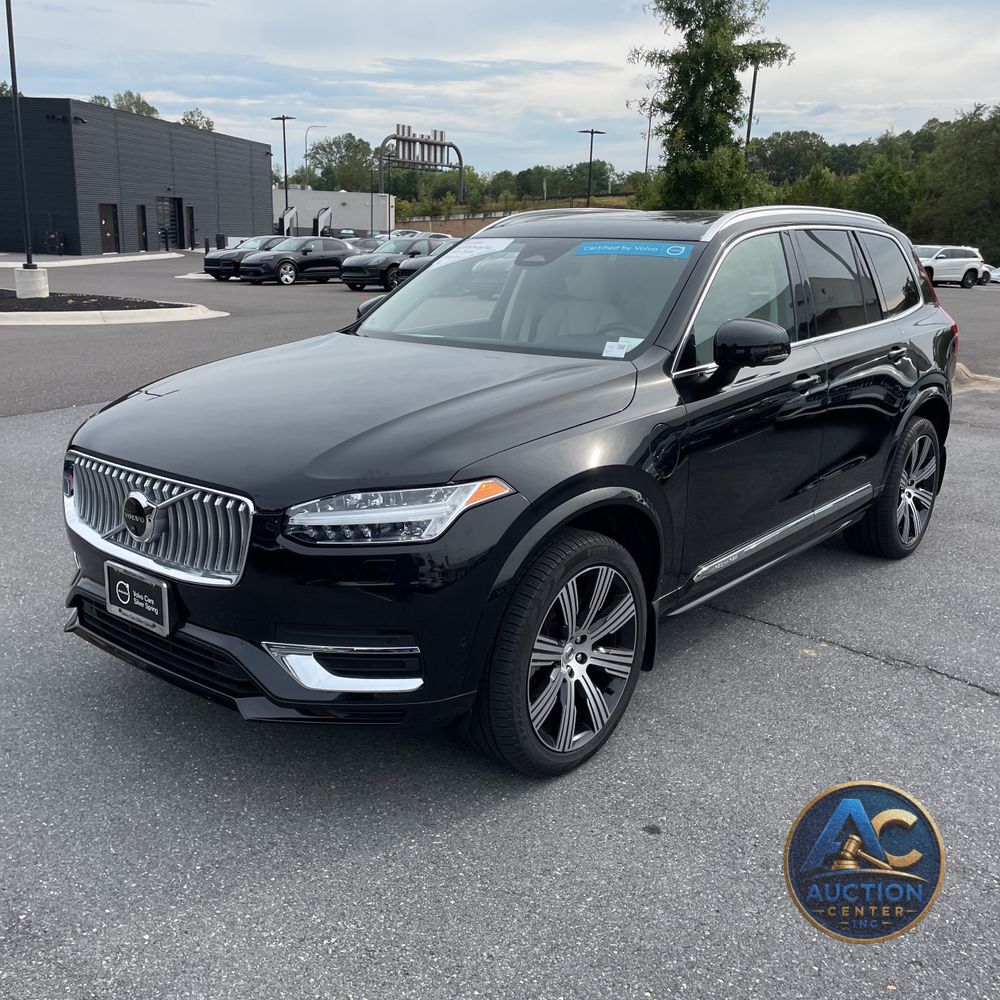 2023 Volvo XC90 T8 - Plus