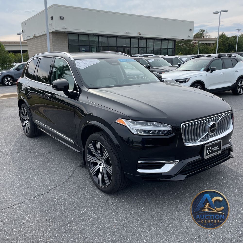 2023 Volvo XC90 T8 - Plus