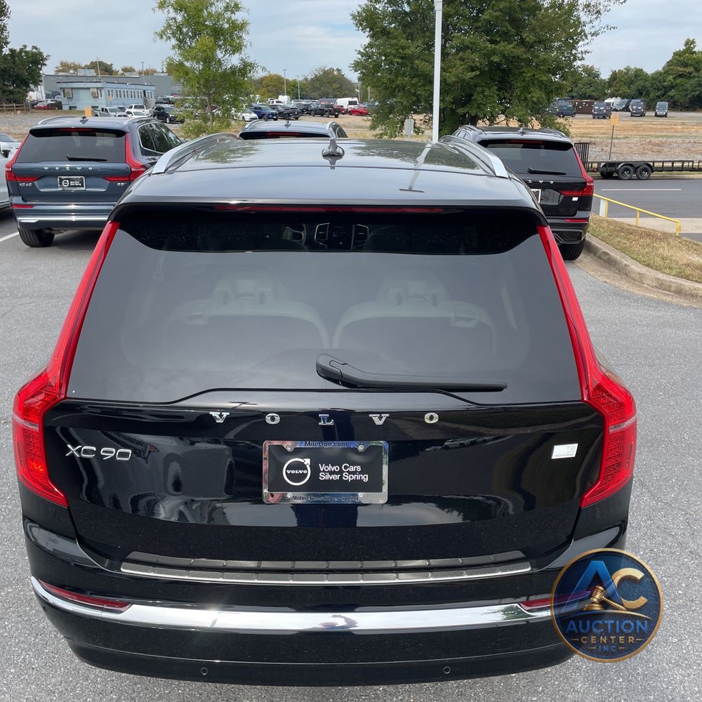 2023 Volvo XC90 T8 - Plus