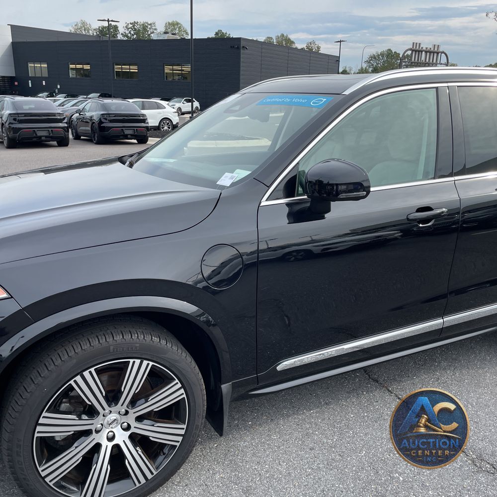 2023 Volvo XC90 T8 - Plus