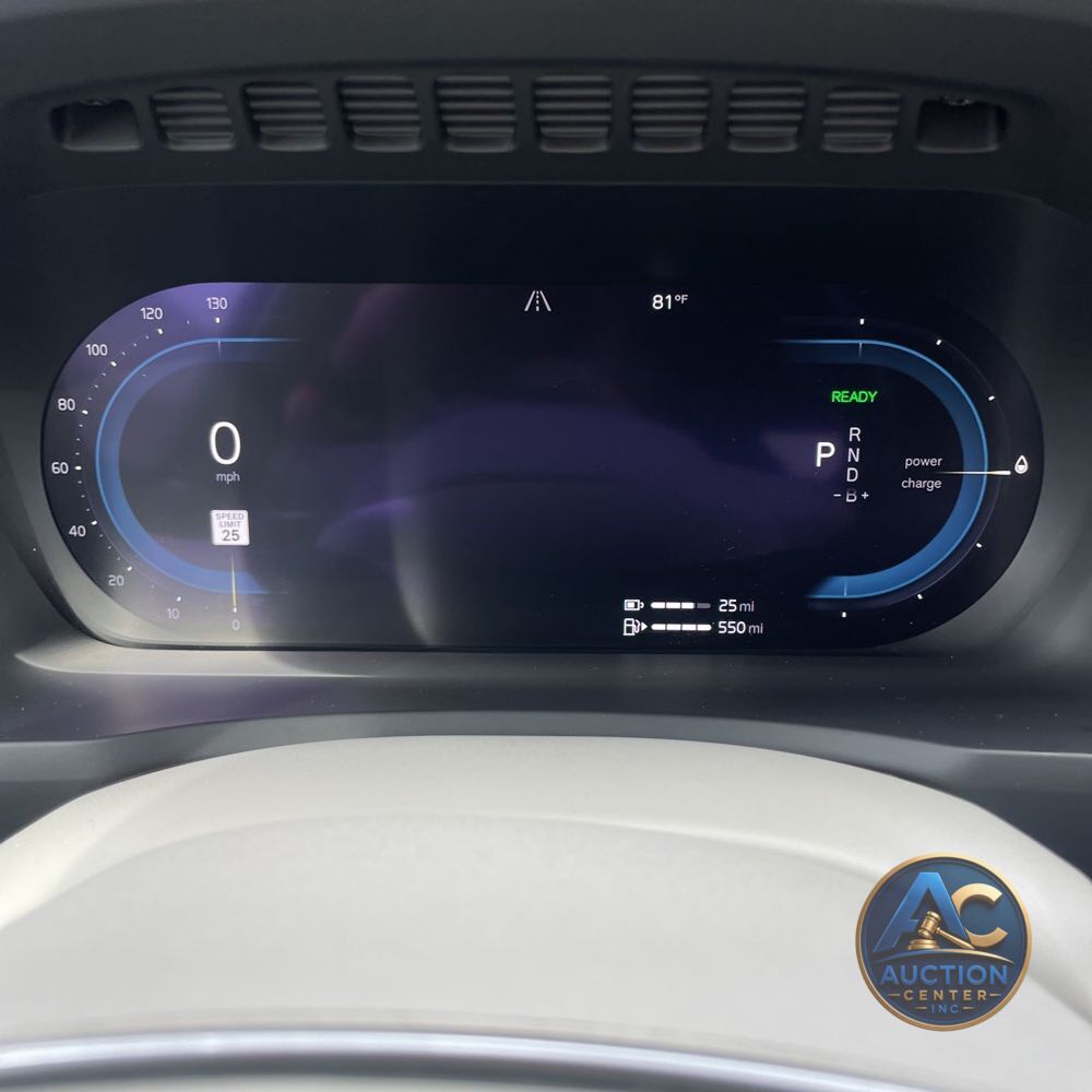 2023 Volvo XC90 T8 - Plus