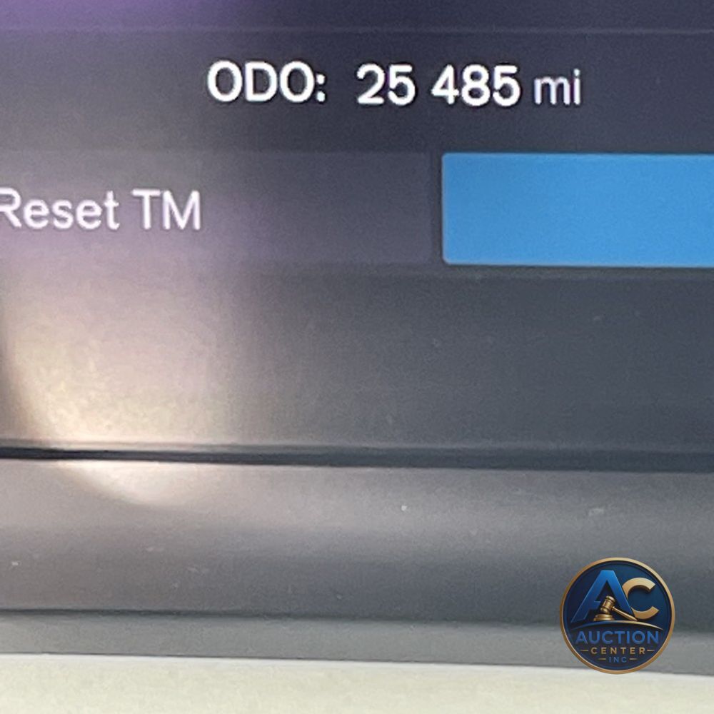 2023 Volvo XC90 T8 - Plus