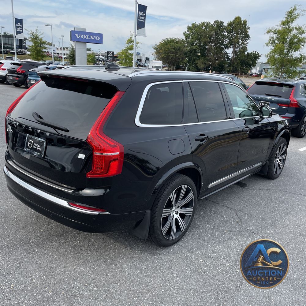 2023 Volvo XC90 T8 - Plus